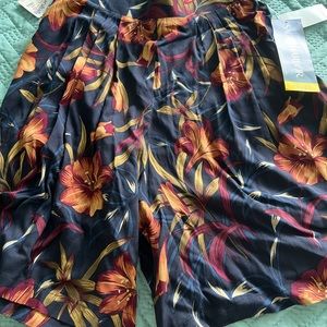Sag Harbor Floral shorts size 8